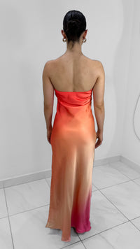 VESTIDO LARGO STRAPLESS SATIN BICOLOR NARANJA
