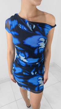 VESTIDO CORTO MESH DE UN HOMBRO NEGRO CON AZUL