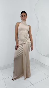 THE RIVER SAND DRESS - VESTIDO LARGO EFECTO LAZO HALTER ARENA