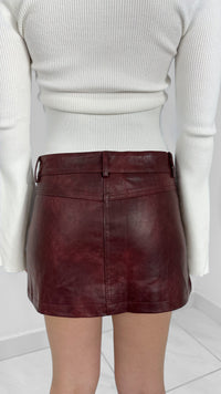 MINI FALDA LOW WAIST DE PIEL BURGUNDY