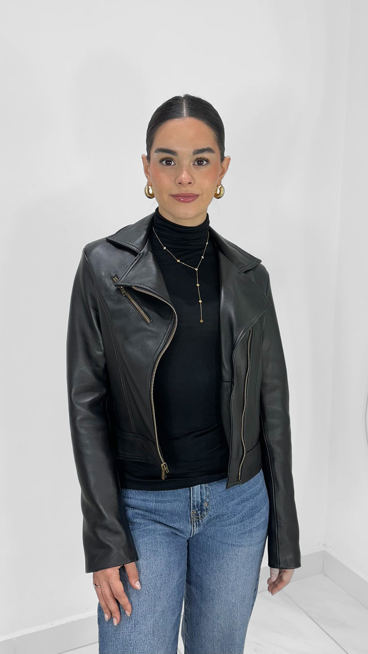 BLUSA CUELLO DE TORTUGA NEGRA