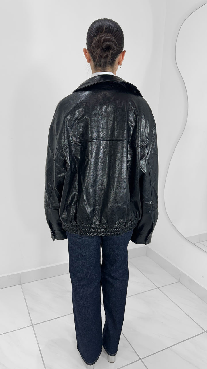 CHAMARRA DE CUERO OVERSIZED NEGRA
