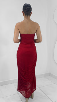 VESTIDO STRAPLESS DRAPEADO MESH LARGO ROJO
