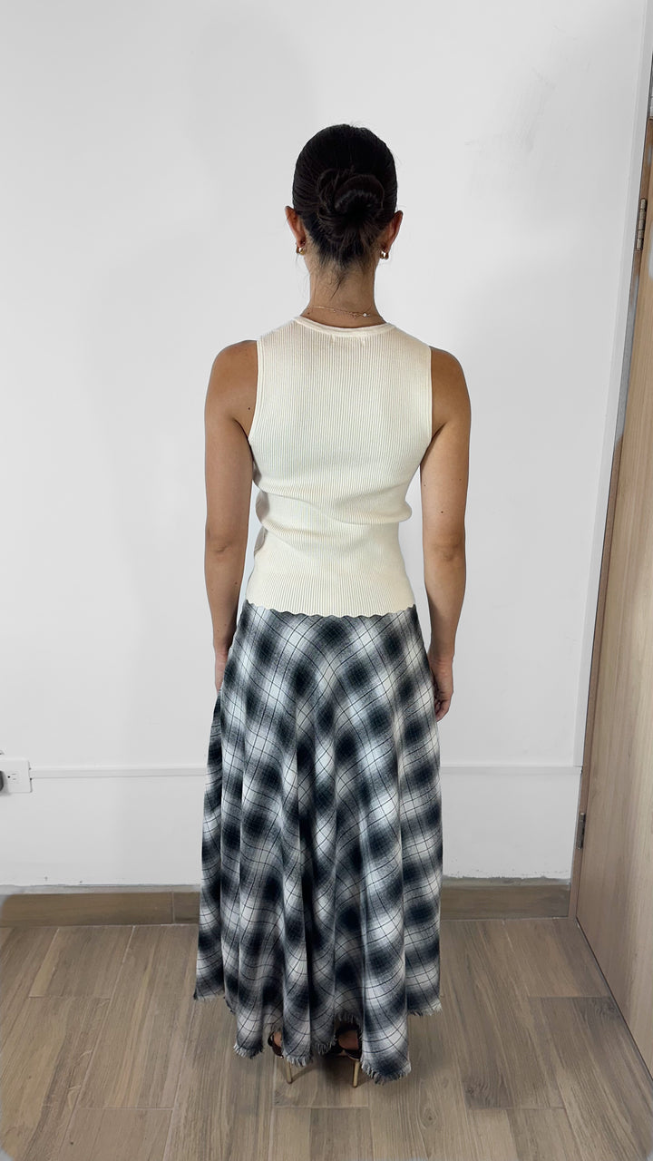 TOP RIB BOTONES SIN MANGA IVORY