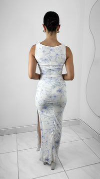 VESTIDO LARGO DRAPEADO BLANCO CON FLORES AZULES