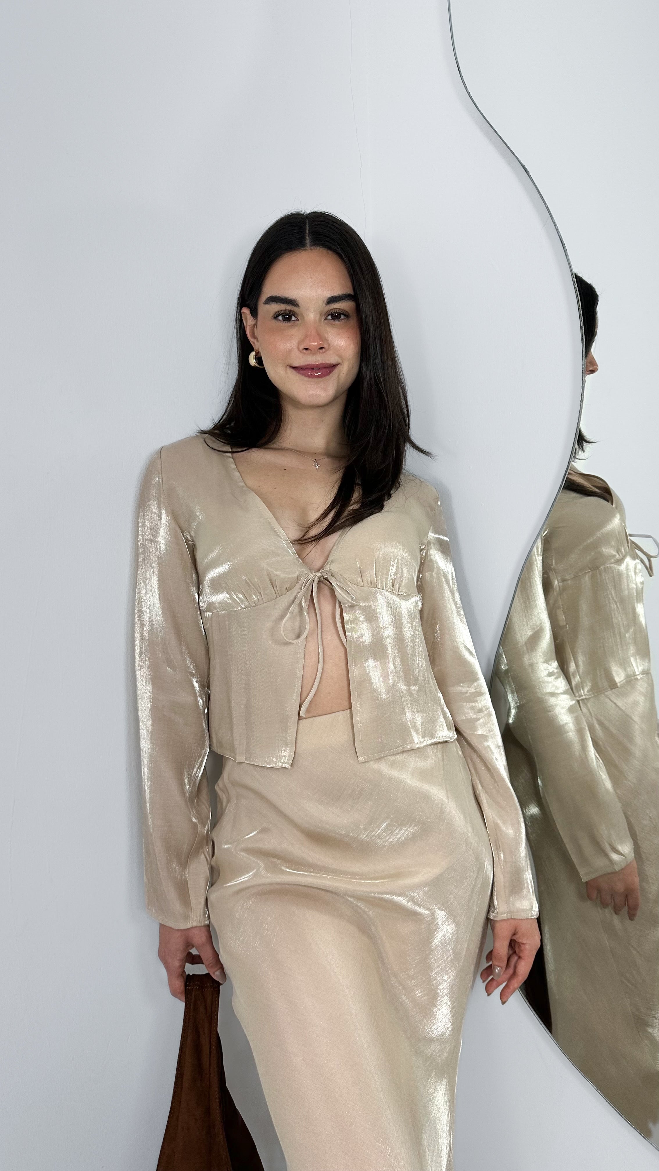 BLUSA EFECTO LAZO SATINADA CHAMPAGNE