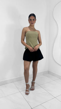 FALDA CON SHORT ESTILO GLOBO NEGRA