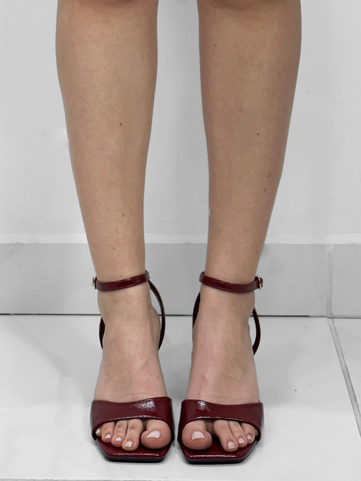 TACON PARIS RED