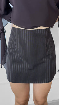 SKORT CAFÉ OSCURO DE RAYAS