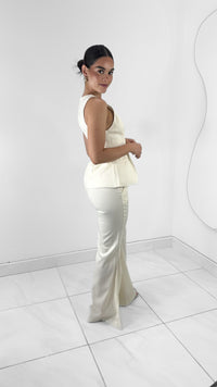 CHALECO CUELLO V BEIGE