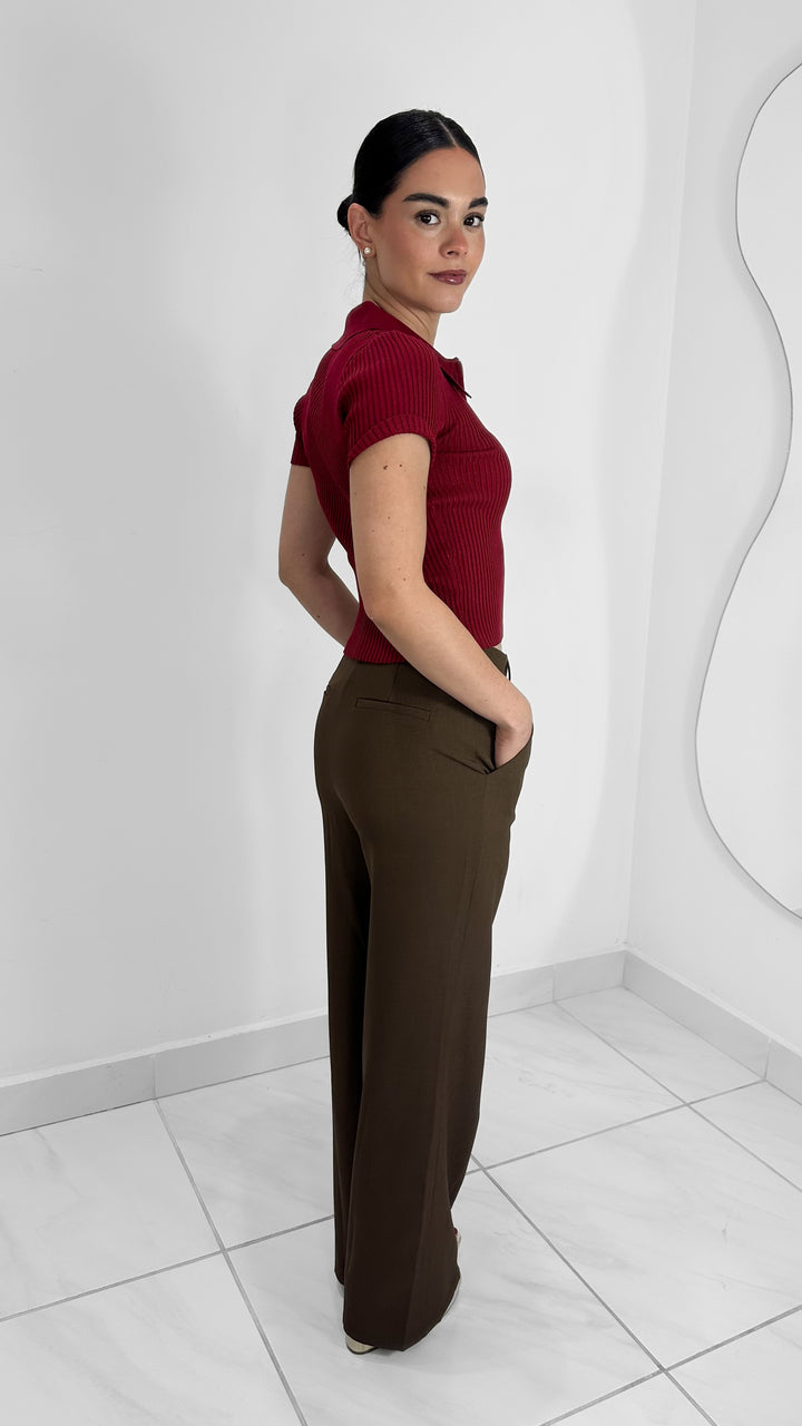 TOP DE PUNTO ROJO CON CIERRE FRONTAL