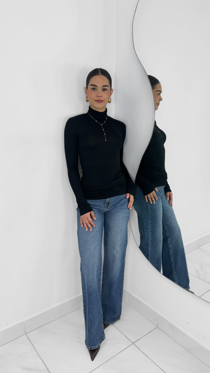 BLUSA CUELLO DE TORTUGA NEGRA