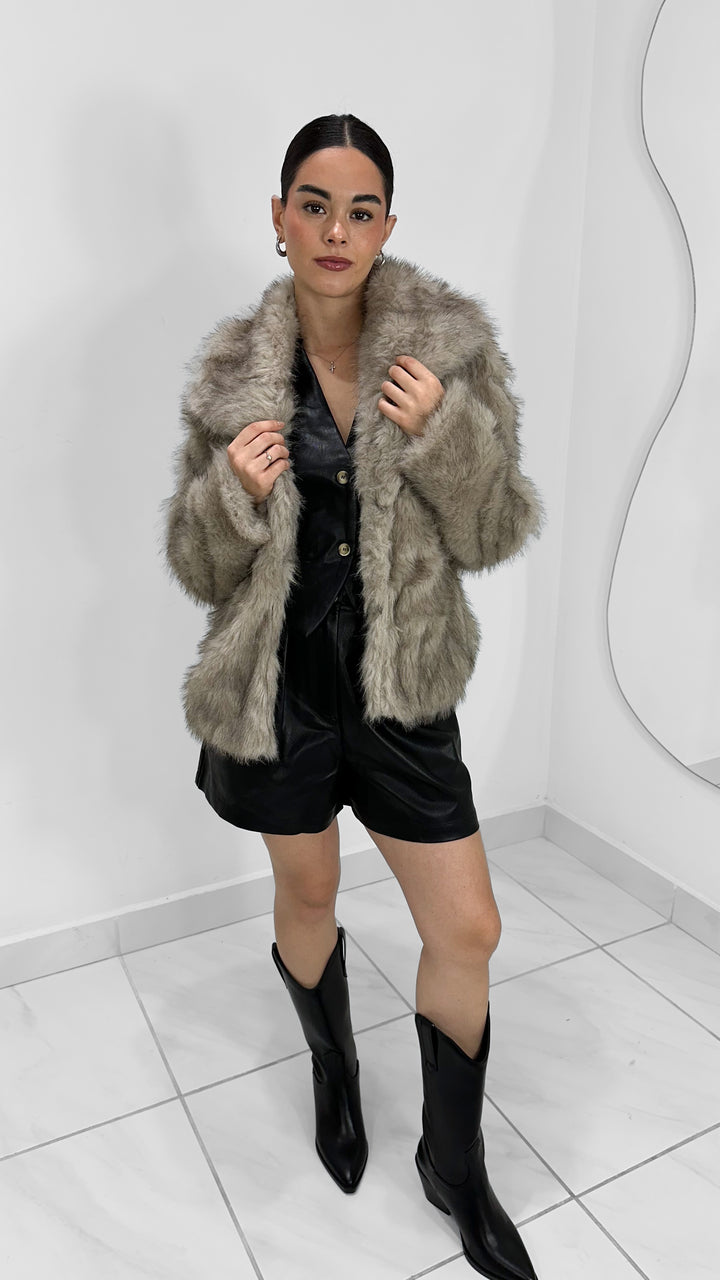 ABRIGO MANGA LARGA DE PELUCHE SINTÉTICO MOCHA