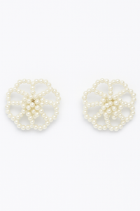 ARETE DE PERLAS EN FORMA DE FLOR