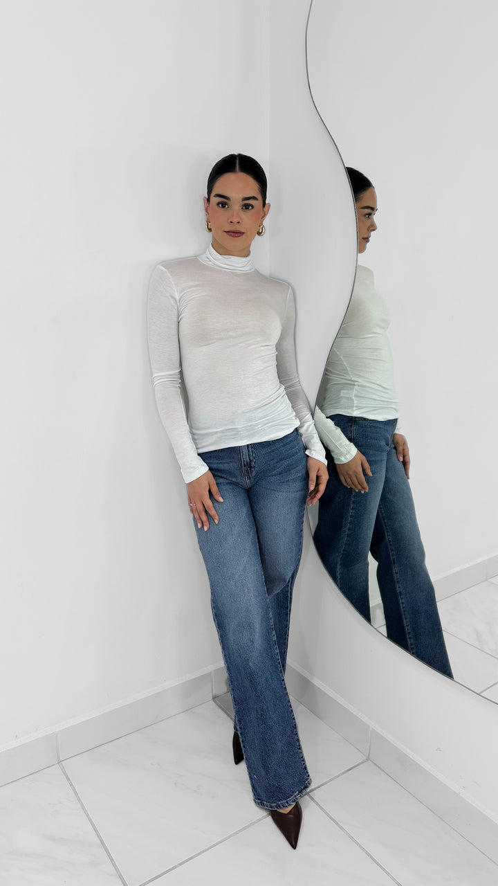 BLUSA CUELLO DE TORTUGA BLANCA