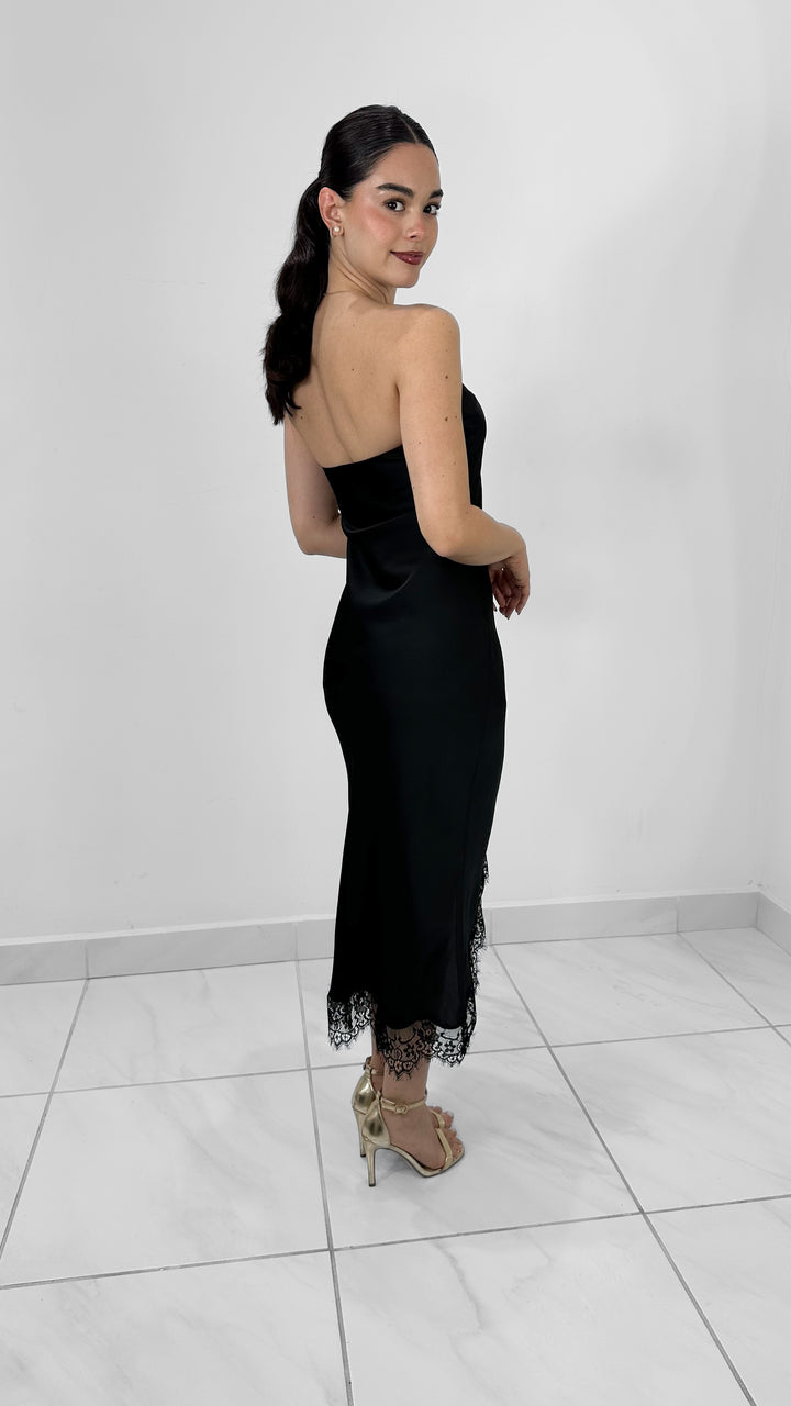 VESTIDO MIDI STRAPLESS DE SATIN Y ENCAJE NEGRO