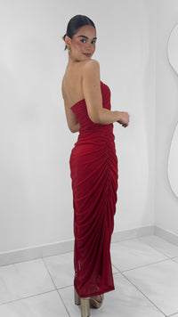 VESTIDO STRAPLESS DRAPEADO MESH LARGO ROJO