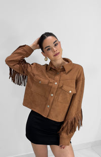 CHAQUETA CROP SUEDE ESTILO WESTERN CON FLECOS CAFE