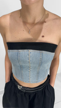 CROP TOP DE MEZCLILLA CON NEGRO