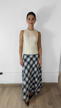 TOP RIB BOTONES SIN MANGA IVORY