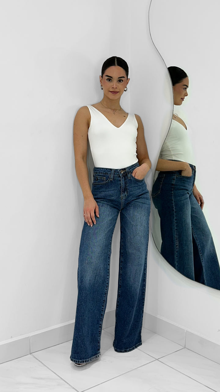 STRAIGHT HIGH WAISTED DENIM JEANS