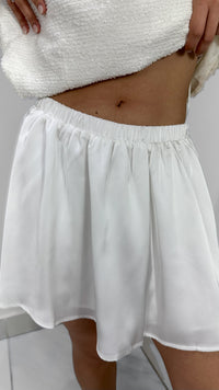 CONJUNTO TIPO VESTIDO DE CHAQUETA TWEED MANGA LARGA Y FALDA DE SATIN BLANCO