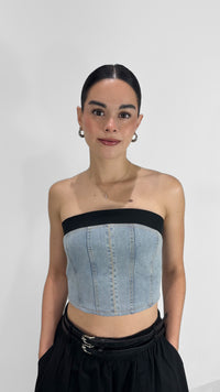 CROP TOP DE MEZCLILLA CON NEGRO
