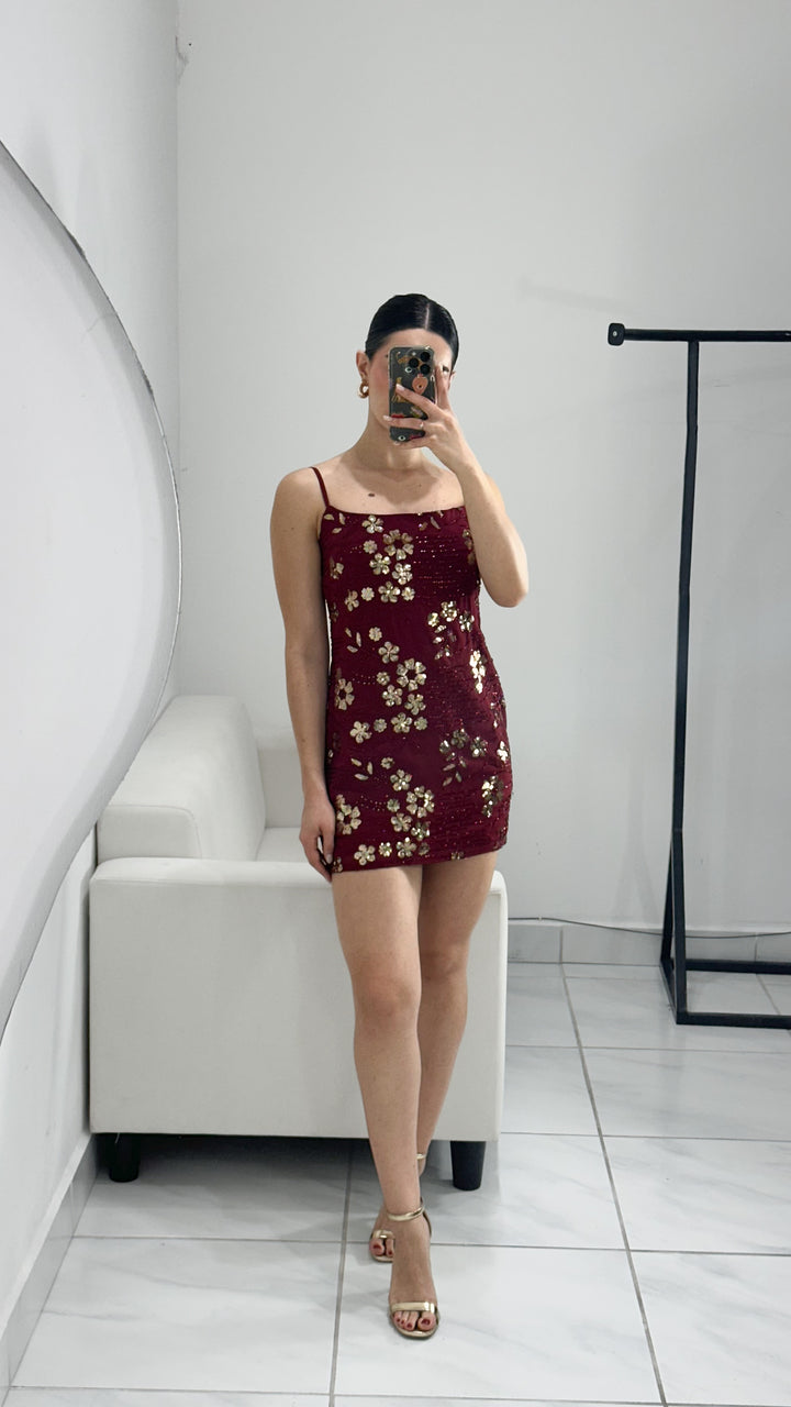 VESTIDO CORTO CON FLORES BORDADAS ROJO