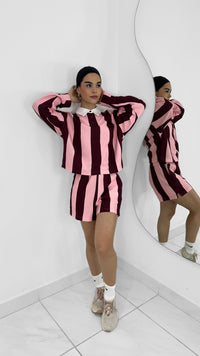 CONJUNTO DE RAYAS VINO Y ROSA