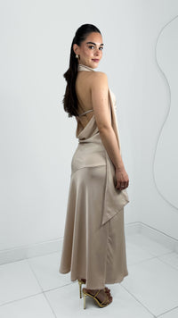 VESTIDO LARGO SATINADO SIN ESPALDA BEIGE