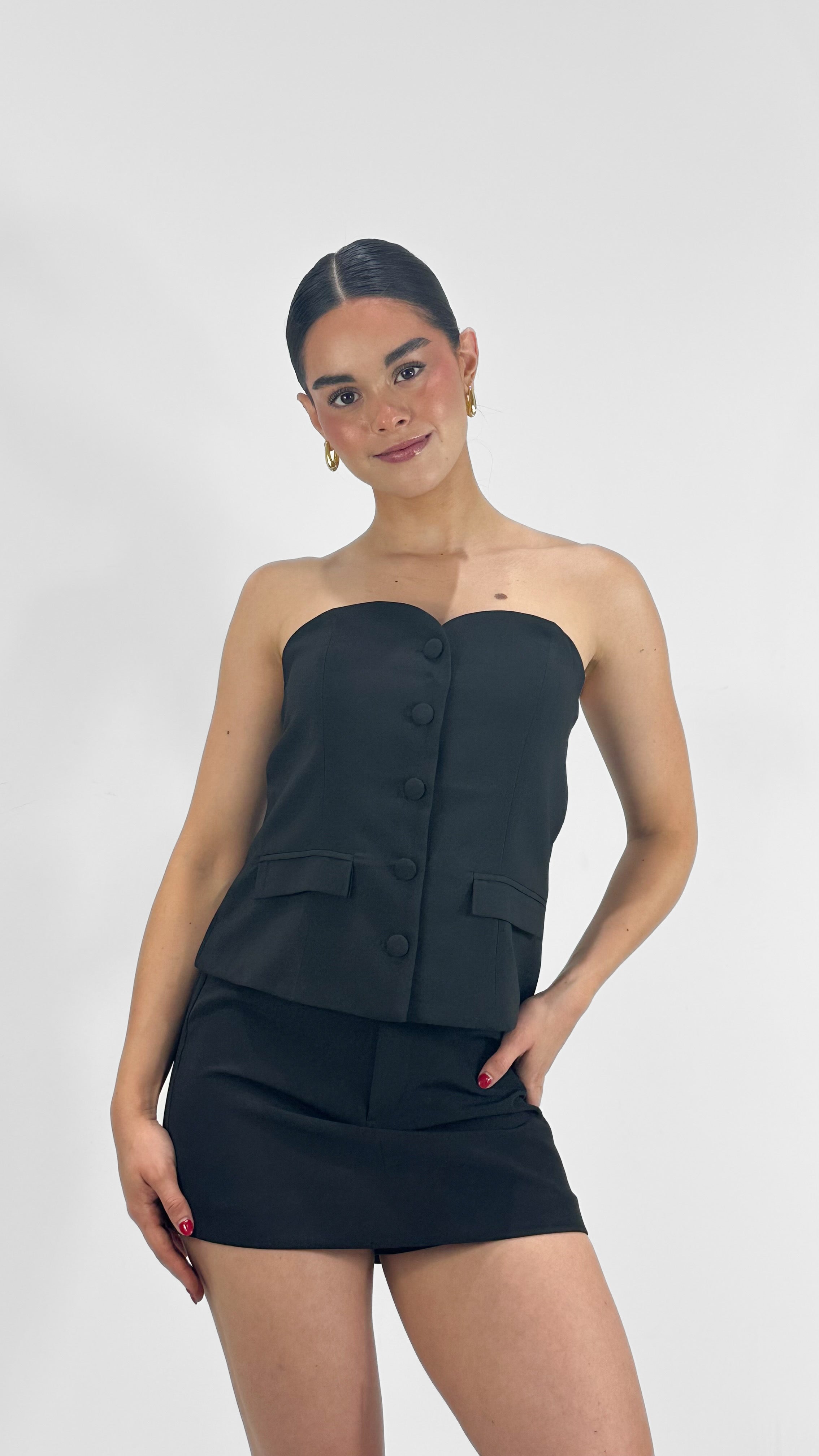 TOP STRAPLESS EFECTO SASTRE NEGRO