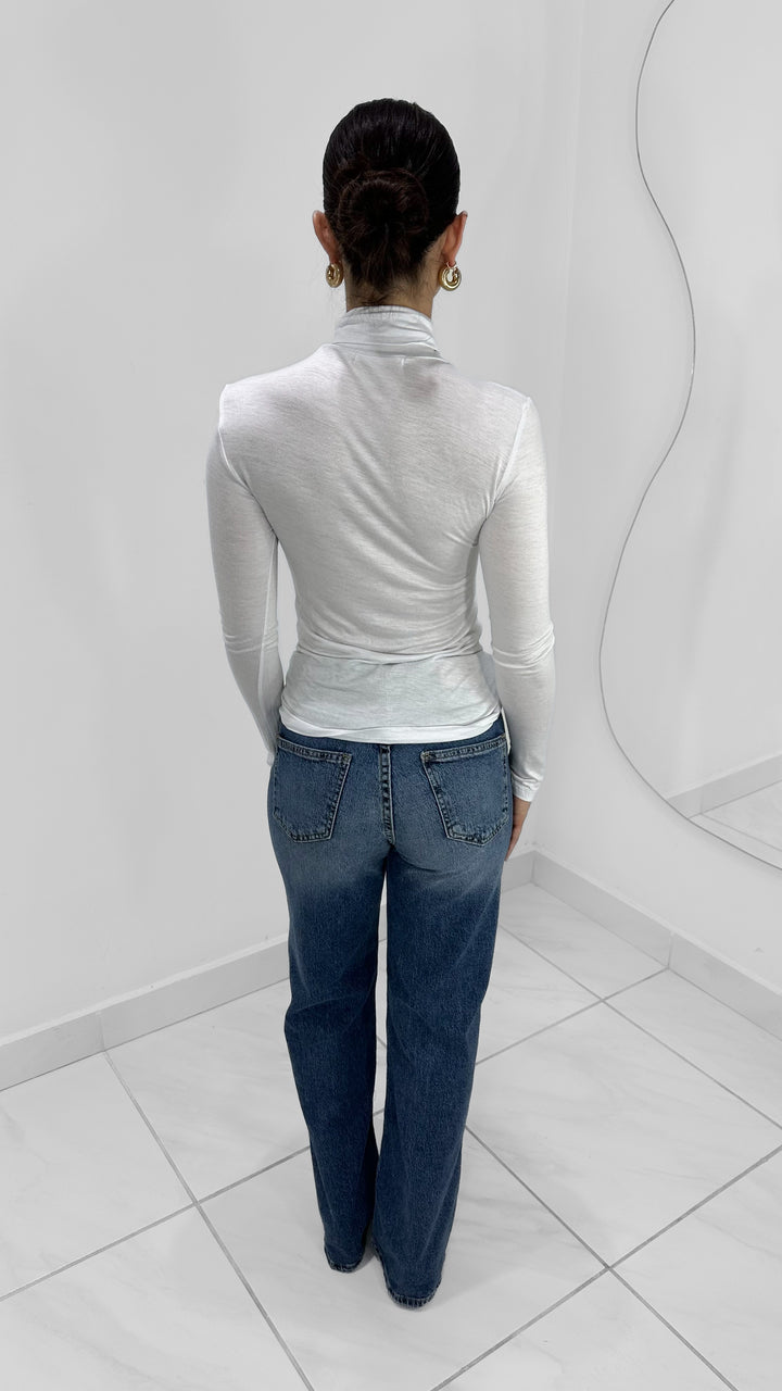 BLUSA CUELLO DE TORTUGA BLANCA