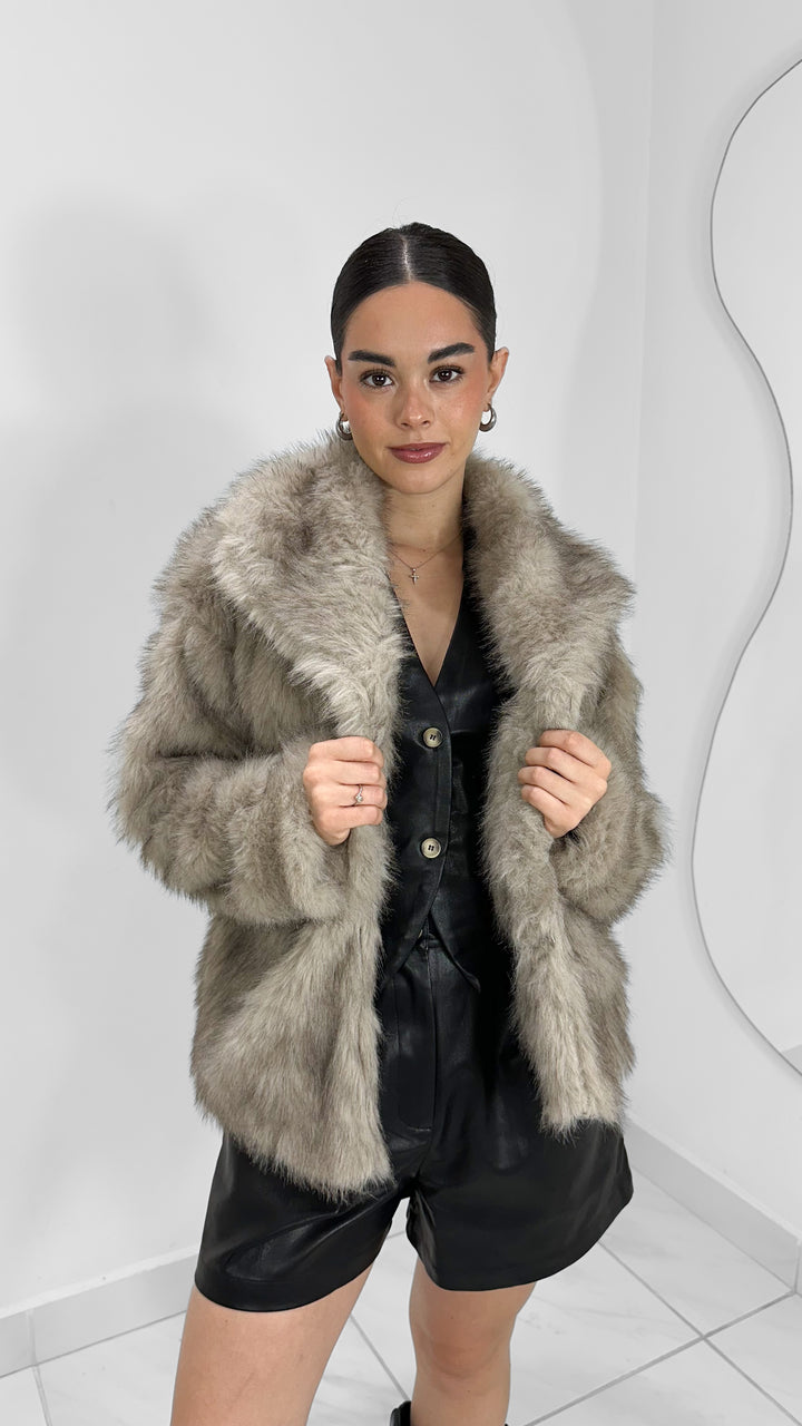 ABRIGO MANGA LARGA DE PELUCHE SINTÉTICO MOCHA