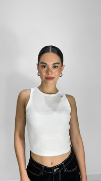 TOP CANELE SIN MANGAS Y CUELLO REDONDO BLANCO