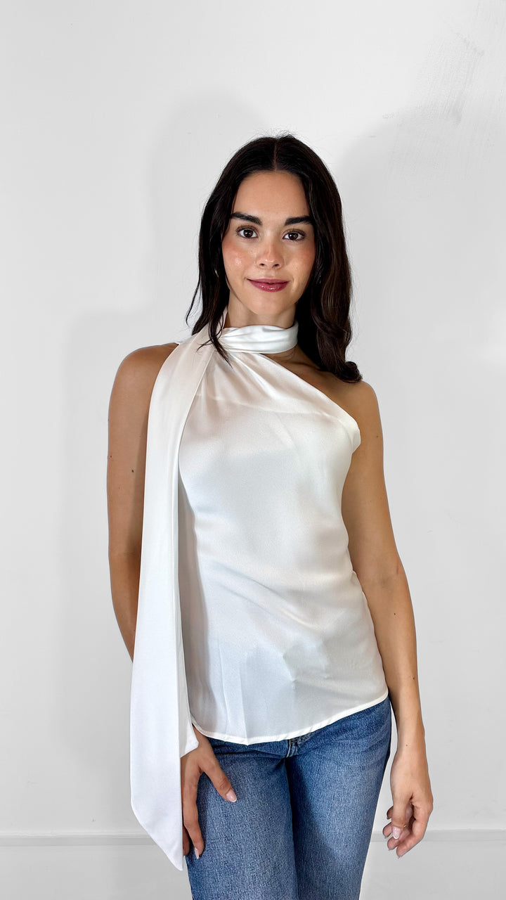 BLUSA SATINADA CON BUFANDA BLANCA