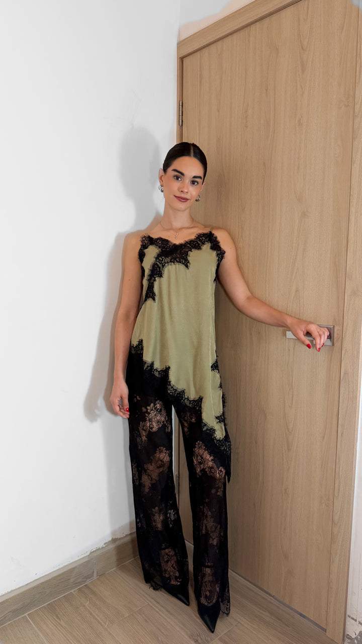 SET SATÍN OLIVO CON NEGRO DE ENCAJE