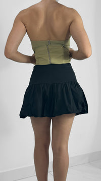 FALDA CON SHORT ESTILO GLOBO NEGRA