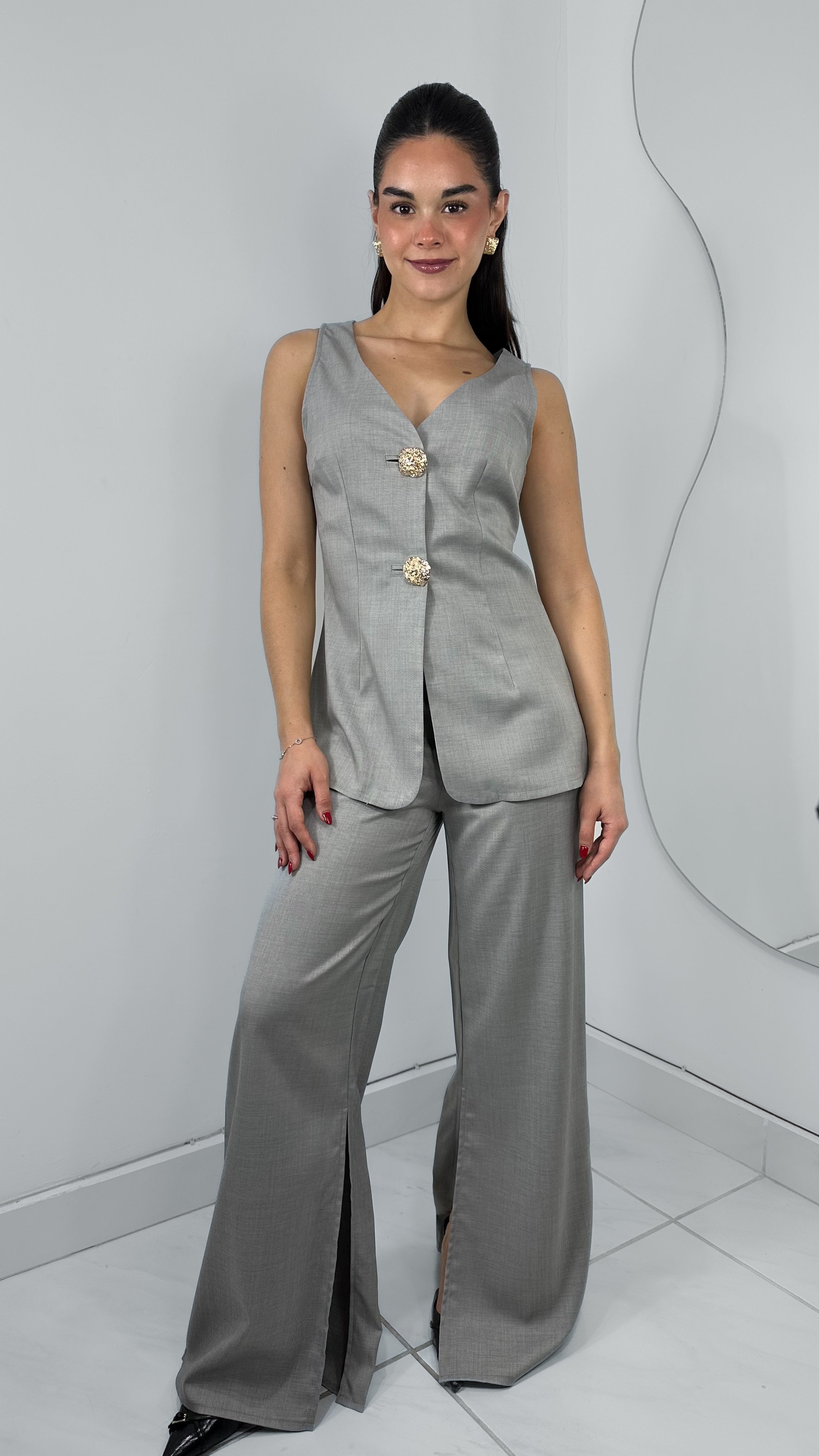 CONJUNTO GRIS MAXI BLUSA BOTONES DORADOS & PANTALÓN