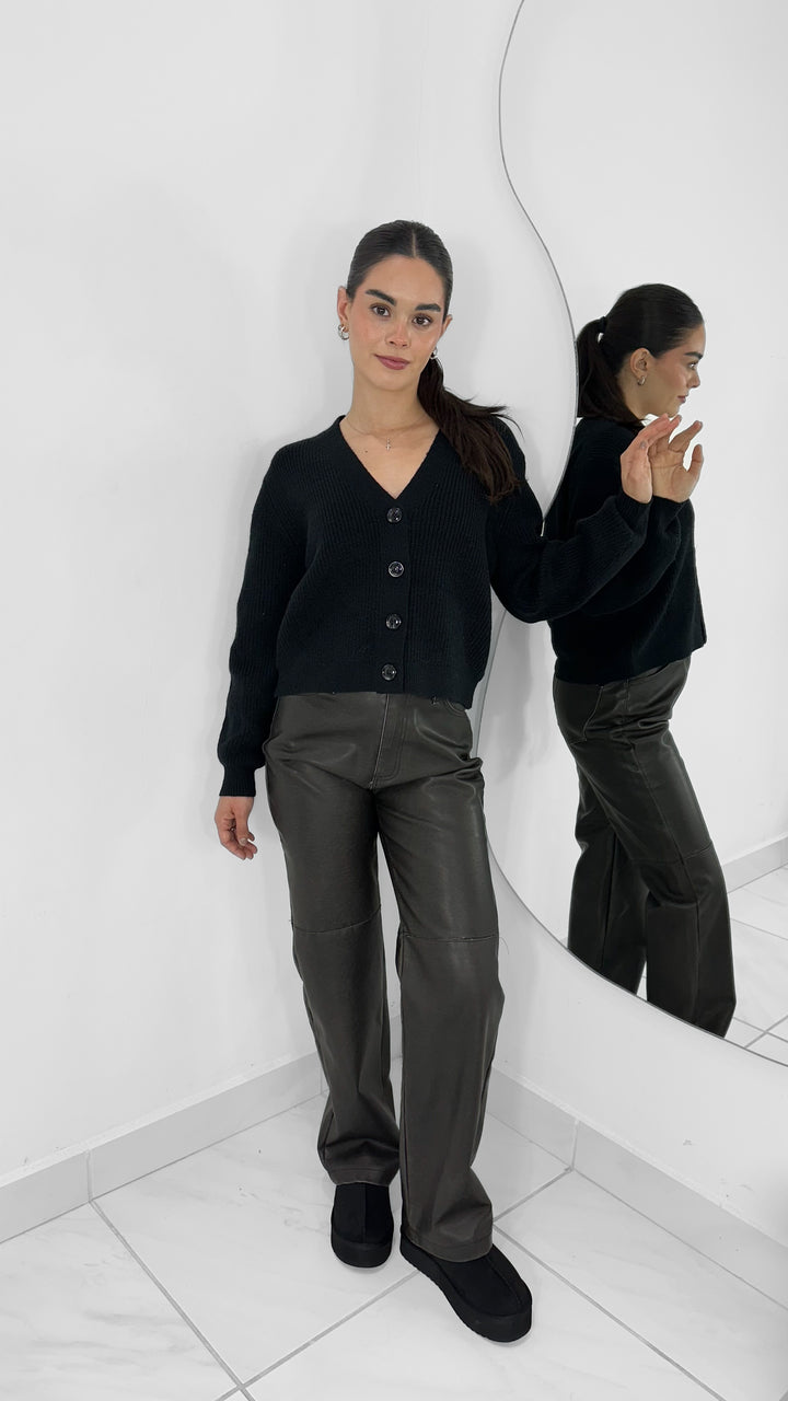 CARDIGAN TEJIDO CON BOTONES MANGA LARGA NEGRO