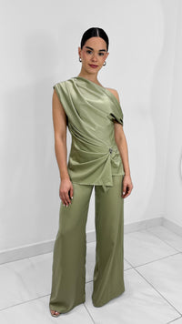 CONJUNTO BLUSA ASIMETRICA VERDE OLIVO