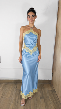 VESTIDO MAXI AZUL CIELO CON ENCAJE AMARILLO