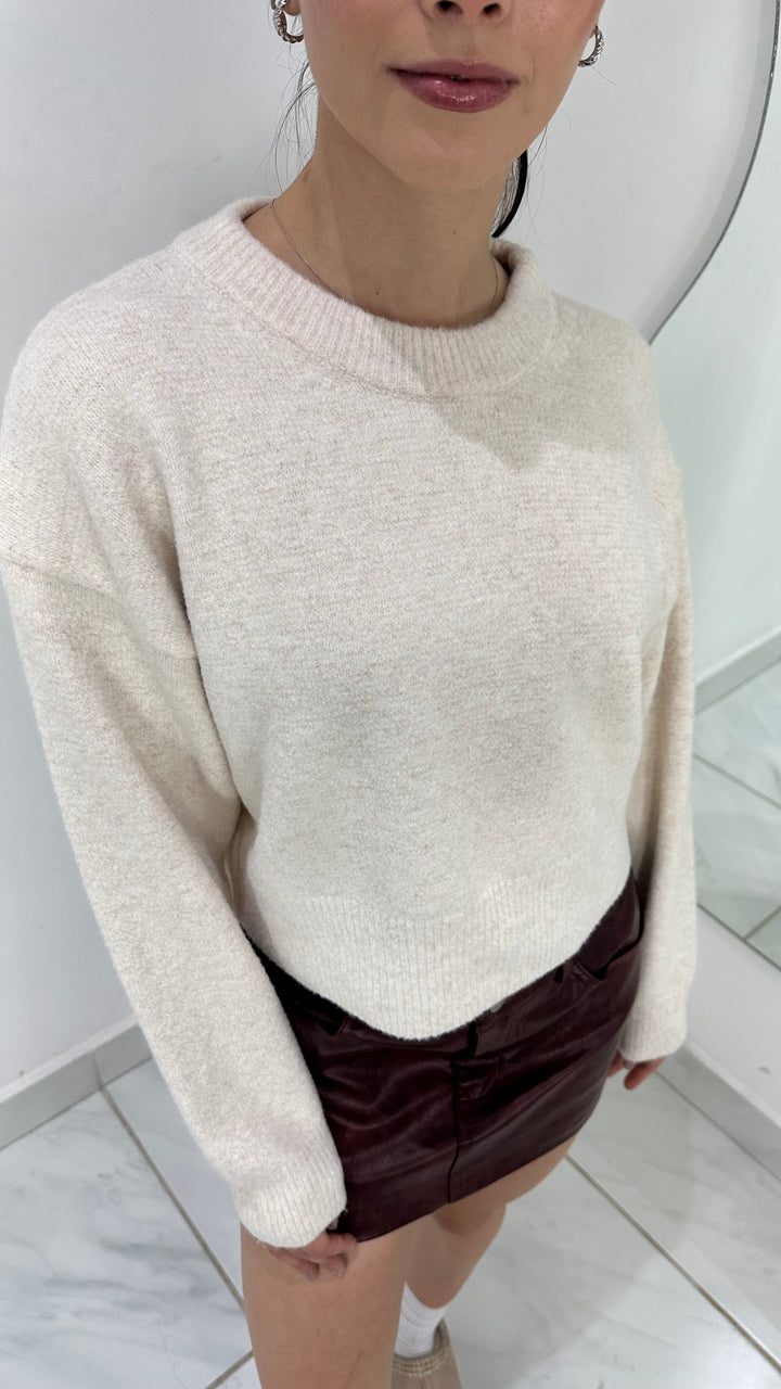 SUÉTER CORTO MANGA LARGA CREMA