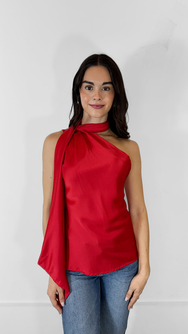 BLUSA SATINADA CON BUFANDA ROJA