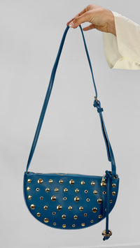 BOLSO CROSSBODY MEDIA LUNA CON REMACHES AZUL