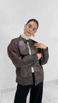 CHAQUETA DE PIEL CAFE CON DETALLES SUEDE