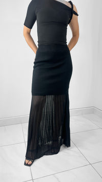 FALDA LARGA CON TUL NEGRA