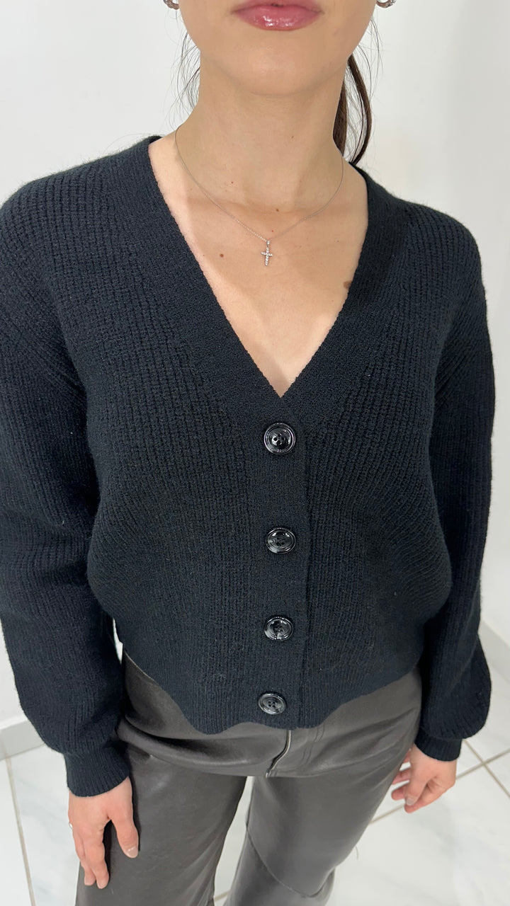 CARDIGAN TEJIDO CON BOTONES MANGA LARGA NEGRO