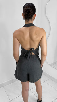CONJUNTO DE CHALECO Y HIGH WAISTED SHORT DARK GREY