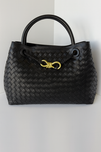 BOLSO GRANDE NEGRO CON DETALLE DORADO