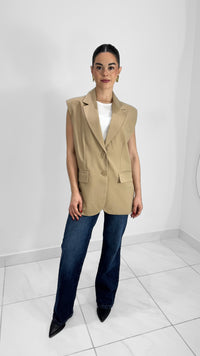 CHALECO TIPO BLAZER OVERSIZED CON HOMBRERAS BEIGE